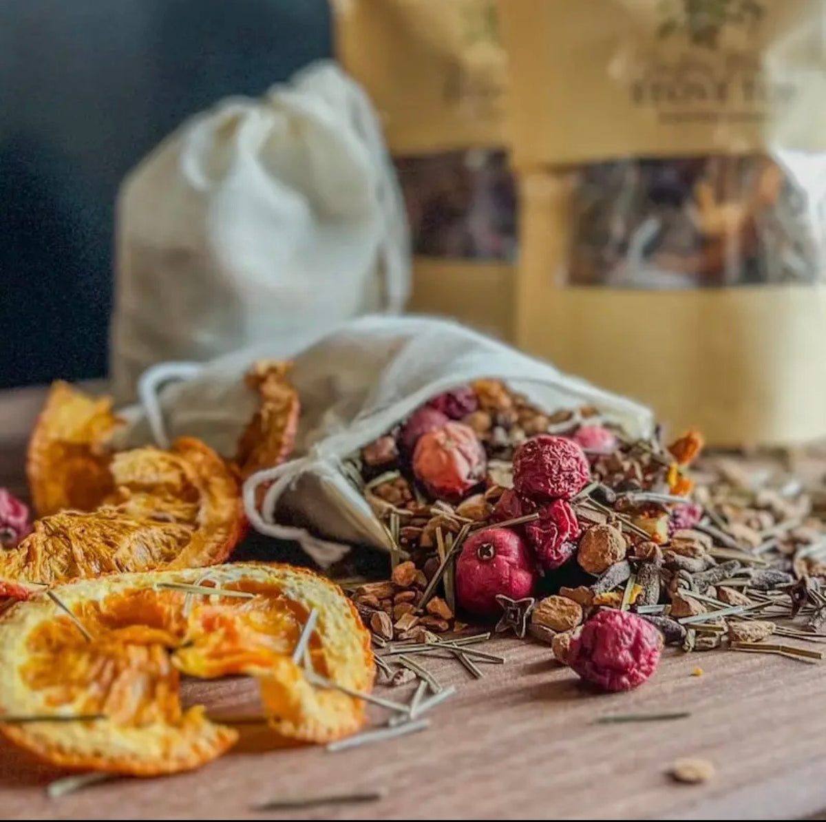 Christmas Morning Stovetop Potpourri | Cinnamon, Orange, Pine & Cranberry Simmer Mix